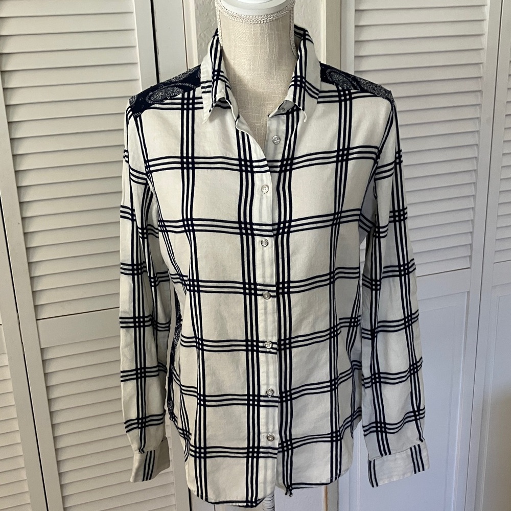 Anthropologie Sparrow blouse in white and blue, long sleeves, tunic length SMALL